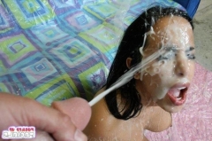 Парни облили телку спермой 15 фото