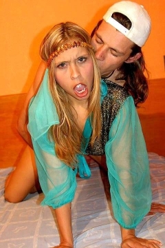 Жопастая восточная телка 9 фото