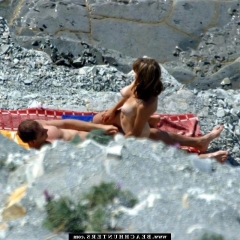 Секс молодых нудистов на пляже 2 фото