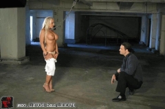 Блондинке разрывают анал на парковке 2 фото