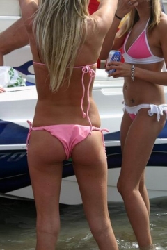 Гибкие девушки в разноцветном белье 6 фото